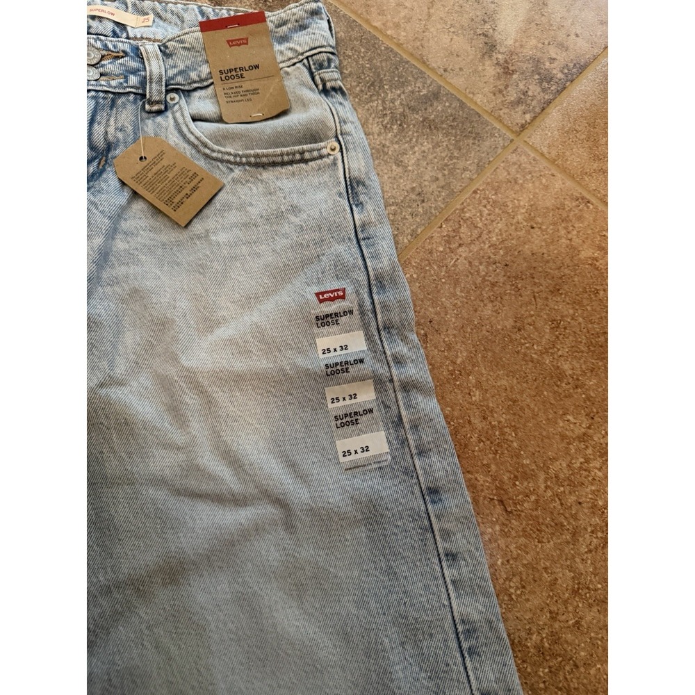 Women's Levi's Superlow Loose Straight Leg Jeans Light Blue Wash 25 X 32 NWT - Picture 2 of 10